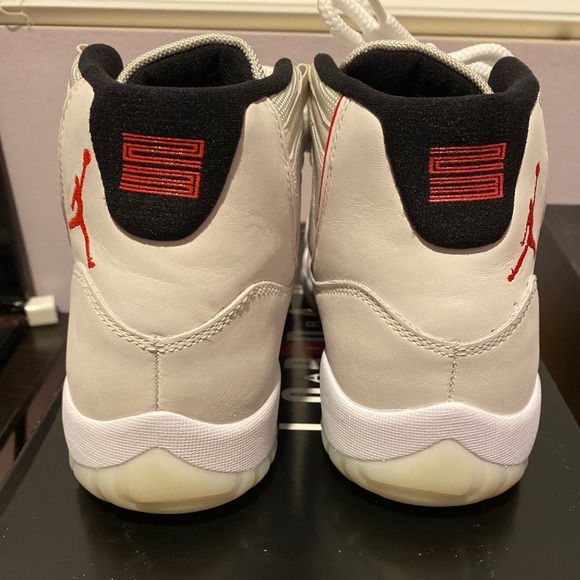 Jordan 11 platinum tint